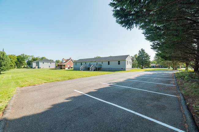 598 Leesville Rd, Unit A in Lynchburg, VA - Building Photo - Building Photo