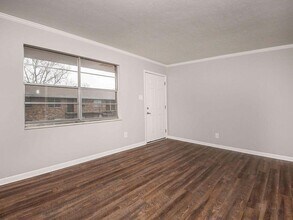 609 E Inskip Dr in Knoxville, TN - Building Photo - Building Photo