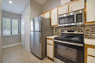 605 Harbour Pointe Way in Greenacres, FL - Foto de edificio - Building Photo