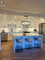 1535 Lakeshore Rd E in Mississauga, ON - Building Photo