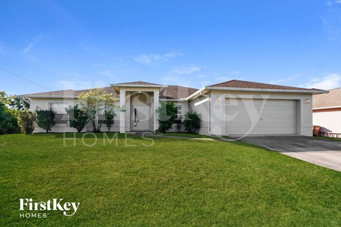 1024 SW Embers Terrace in Cape Coral, FL - Building Photo