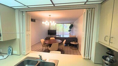 170 Ocean Ln Dr in Key Biscayne, FL - Building Photo - Building Photo