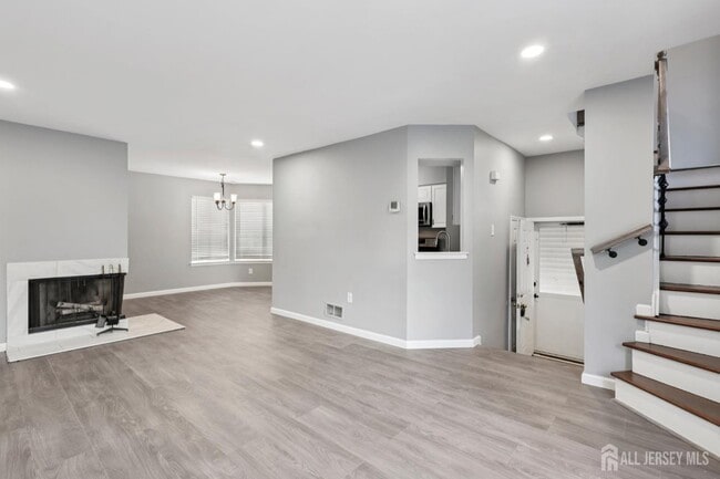 1086 Schmidt Ln