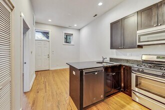 1645 W Huron St in Chicago, IL - Building Photo - Building Photo