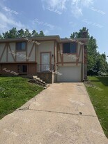 12915 W 61st Terrace in Shawnee, KS - Building Photo