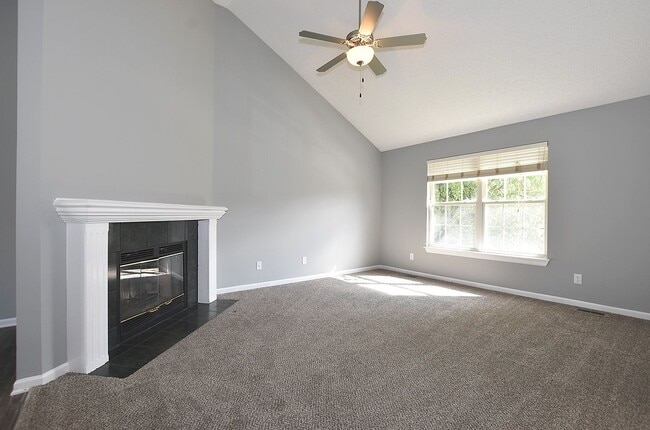 13650 Hunter Dr in Platte City, MO - Building Photo - Building Photo
