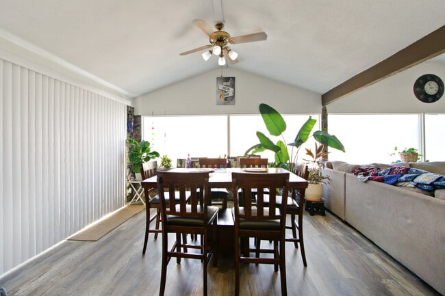 1545 E 21st St in Santa Ana, CA - Building Photo - Building Photo