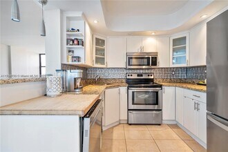 2049 S Ocean Dr in Hallandale Beach, FL - Building Photo - Building Photo