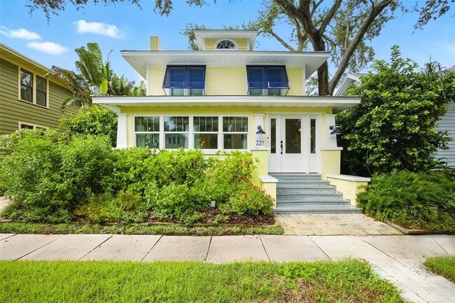 property at 221 13th Ave NE