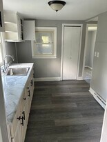 26334 IL-9 in Canton, IL - Building Photo