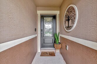 5700 NW Pine Trail Cir in Port St. Lucie, FL - Building Photo - Building Photo