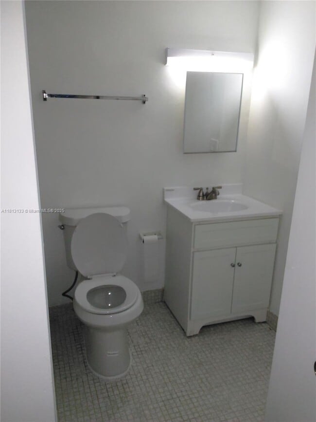 4721 NW 7th St in Miami, FL - Building Photo - Building Photo