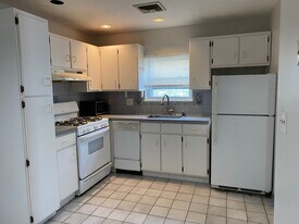 15 Wave Ave, Unit 3 in Revere, MA - Building Photo