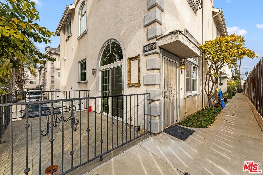 11738 Valley View Ave in Whittier, CA - Building Photo