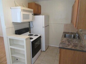 751 52nd Ave N in St. Petersburg, FL - Building Photo - Building Photo