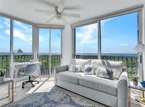 6361 Pelican Bay Blvd in Naples, FL - Building Photo - Building Photo