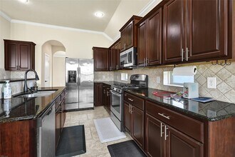 7847 Mesquite Manor Ln in Richmond, TX - Foto de edificio - Building Photo