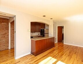 663 W Melrose St in Chicago, IL - Building Photo - Building Photo