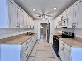 3302 Farragut St in Hollywood, FL - Building Photo