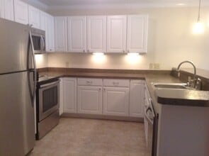 68 N Court St, Unit 68B in Athens, OH - Foto de edificio - Building Photo