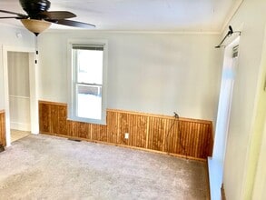327 5th Ave, Unit APARTMENT #2 in Baraboo, WI - Building Photo - Building Photo