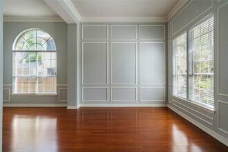 10020 Lachlan Dr in Austin, TX - Building Photo - Building Photo