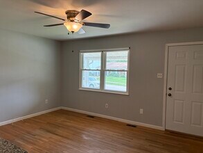 2339 Wesglen Estates Dr in Maryland Heights, MO - Building Photo - Building Photo