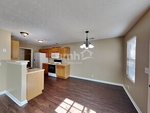 4861 Nina Marie Ave in Murfreesboro, TN - Foto de edificio - Building Photo