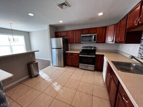 8 Winding Way in Hamburg, NJ - Building Photo - Building Photo