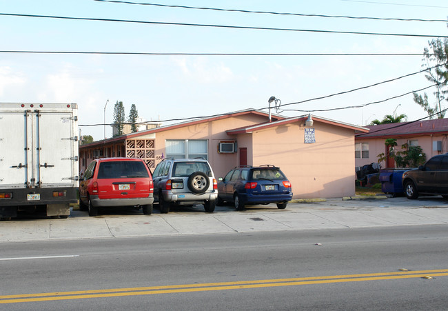 539-551 E 21st St in Hialeah, FL - Building Photo - Building Photo