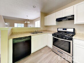 201 St Charles Ave in Dallas, GA - Foto de edificio - Building Photo