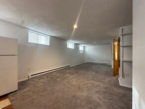 92 Sciarappa St, Unit B in Cambridge, MA - Foto de edificio - Building Photo