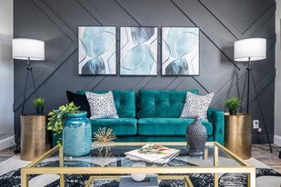 215 Piedmont Ave NE in Atlanta, GA - Building Photo