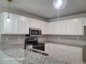 214 N Sparks St in Belton, TX - Building Photo - Building Photo
