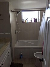 1660 NE 191st St in Miami, FL - Building Photo - Building Photo