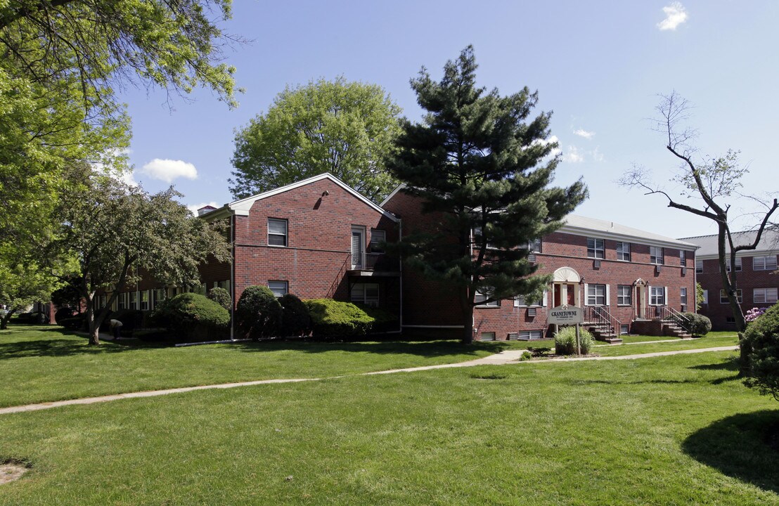 Cranetown Apartments in Montclair, NJ - Foto de edificio