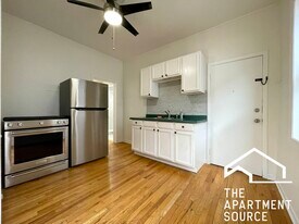 2223 N Hoyne Ave in Chicago, IL - Building Photo