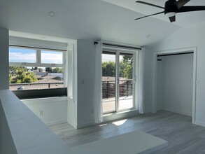 3012 SE Franklin St in Portland, OR - Building Photo - Building Photo