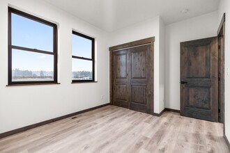 1540 Trumble Creek Rd in Kalispell, MT - Building Photo - Building Photo