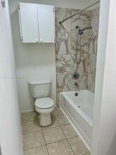 4012 NW 87th Ave in Sunrise, FL - Building Photo - Building Photo