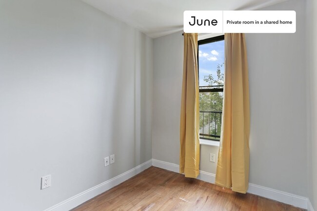 Private bedroom in 4 bed/1 bath Home in New York, NY - Building Photo - Building Photo
