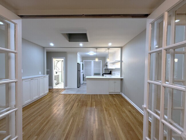 100-03 Ascan Ave in Queens, NY - Building Photo - Building Photo