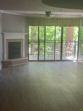 210 Roaring Fork Ext, Unit 306 in Gatlinburg, TN - Foto de edificio - Building Photo