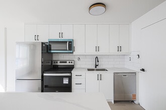 81 Ontario St in Bowmanville, ON - Building Photo - Building Photo