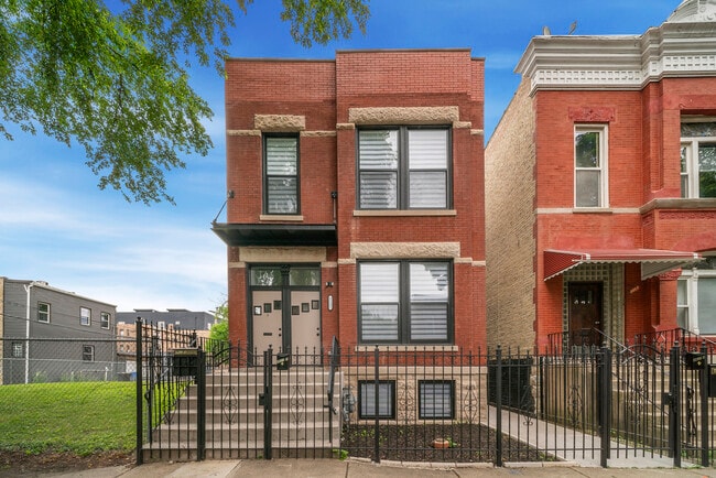 property at 1137 N Francisco Ave