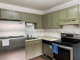 35 Fairfield Ave, Unit #12 in Norwalk, CT - Building Photo