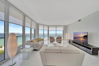 6001 N Ocean Dr in Hollywood, FL - Building Photo - Building Photo