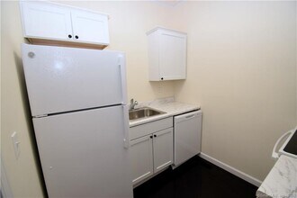 159 Main St in Chester, CT - Building Photo - Building Photo