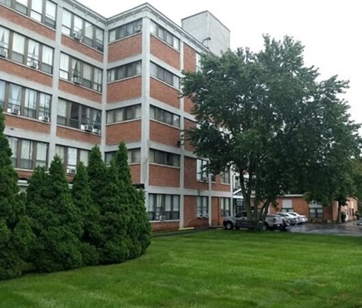 60 N Main St in Natick, MA - Building Photo - Building Photo