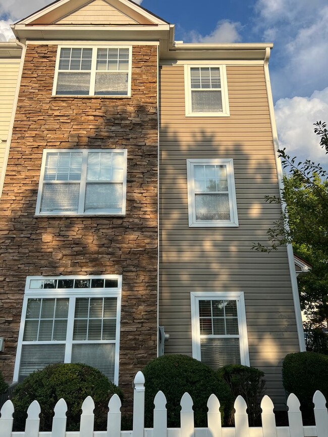 11721 Coppergate Dr in Raleigh, NC - Foto de edificio - Building Photo